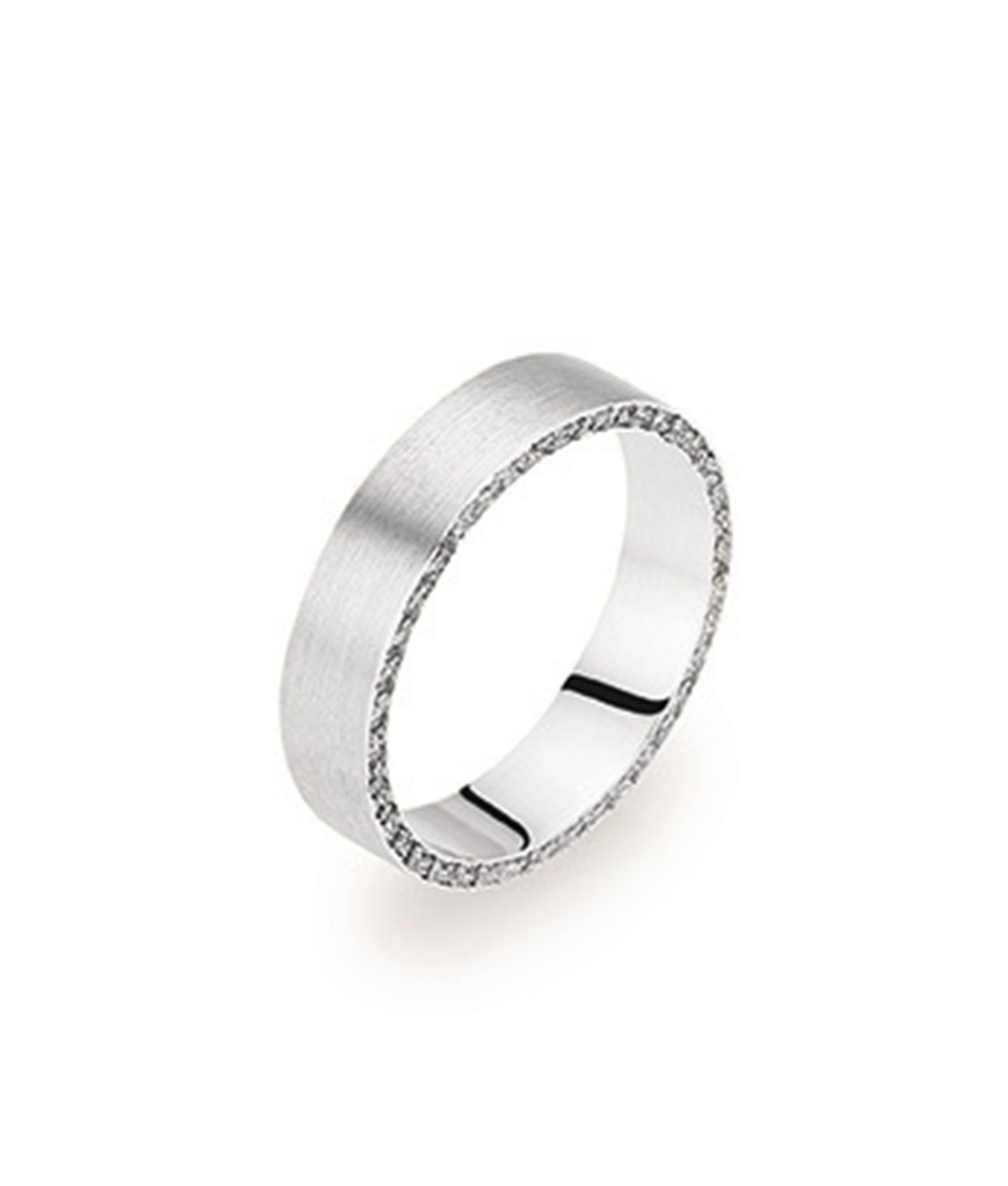 Aliança anilha amendoada com zircões