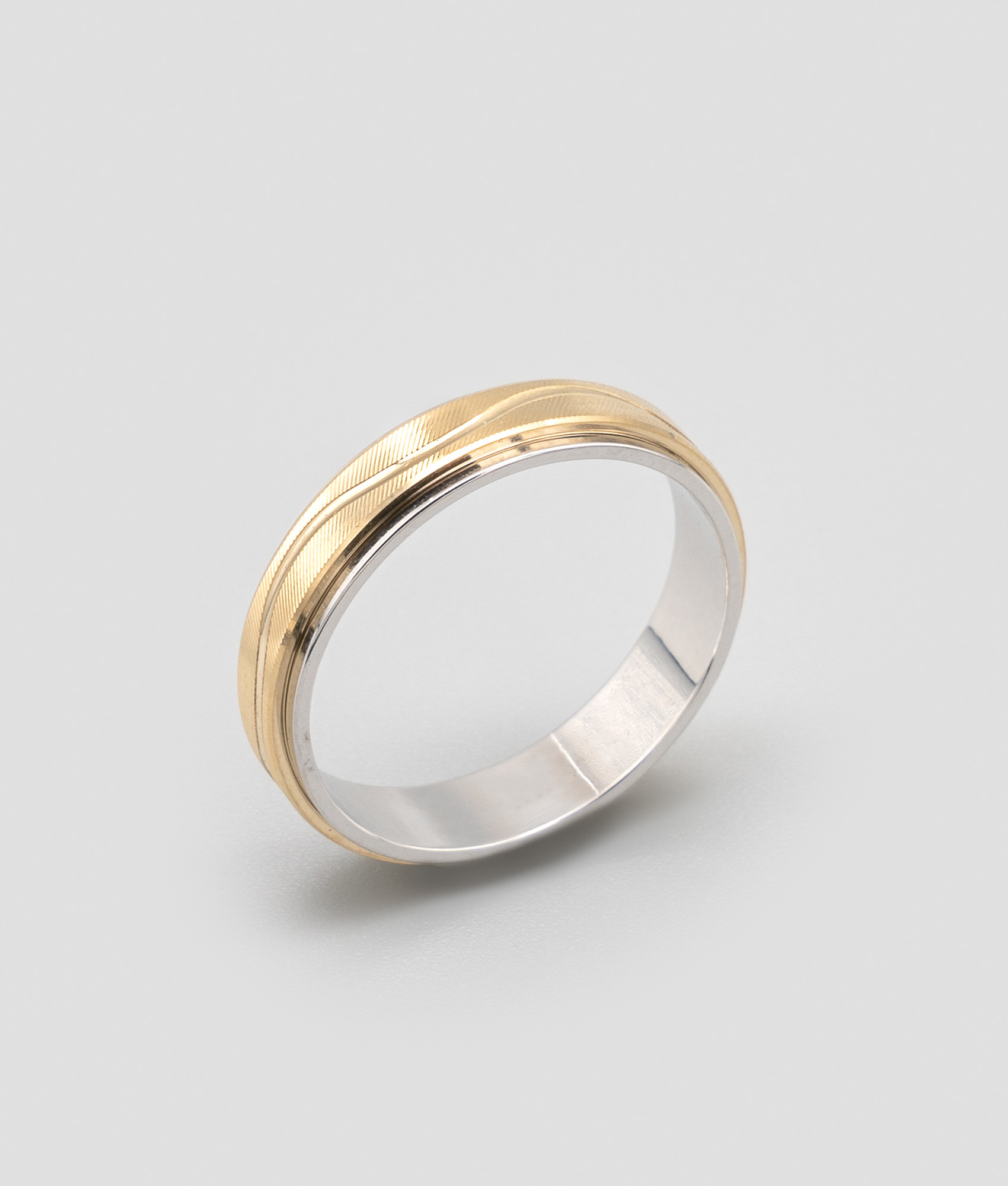 Aliança anilha com friso onda