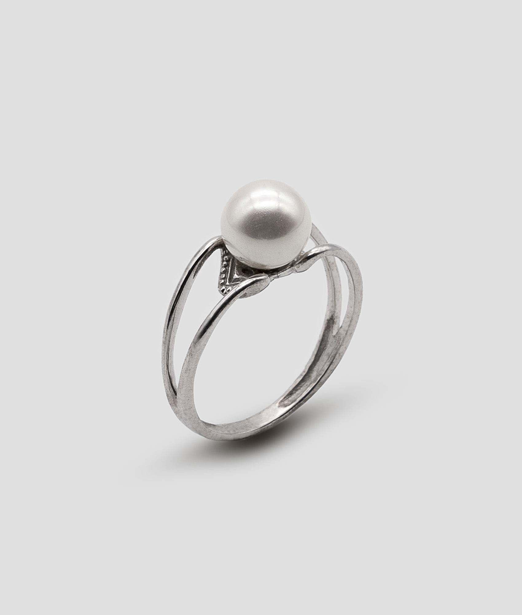 Anel pérola sintética