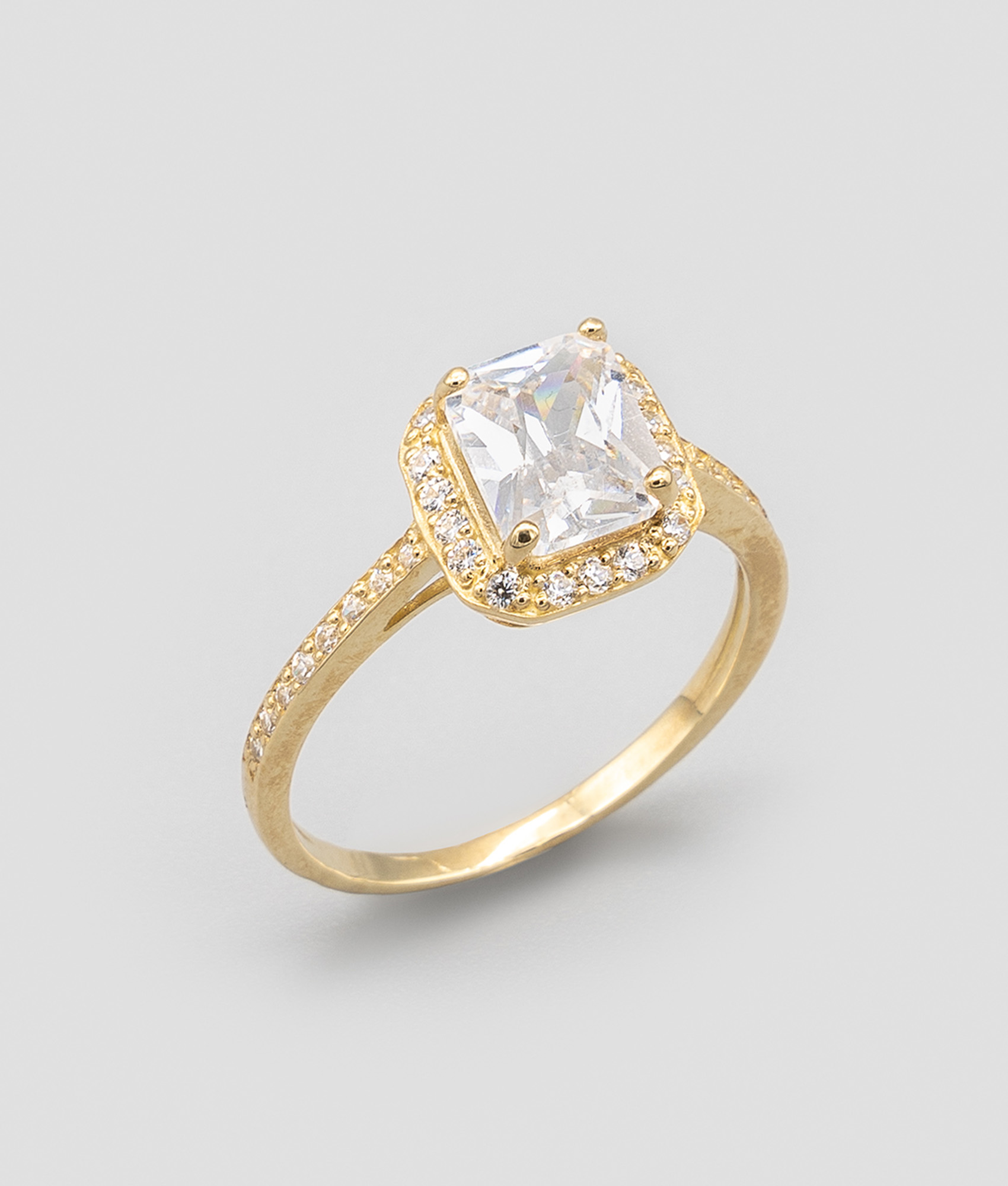 Anel zircão central retangular e zircões em redor