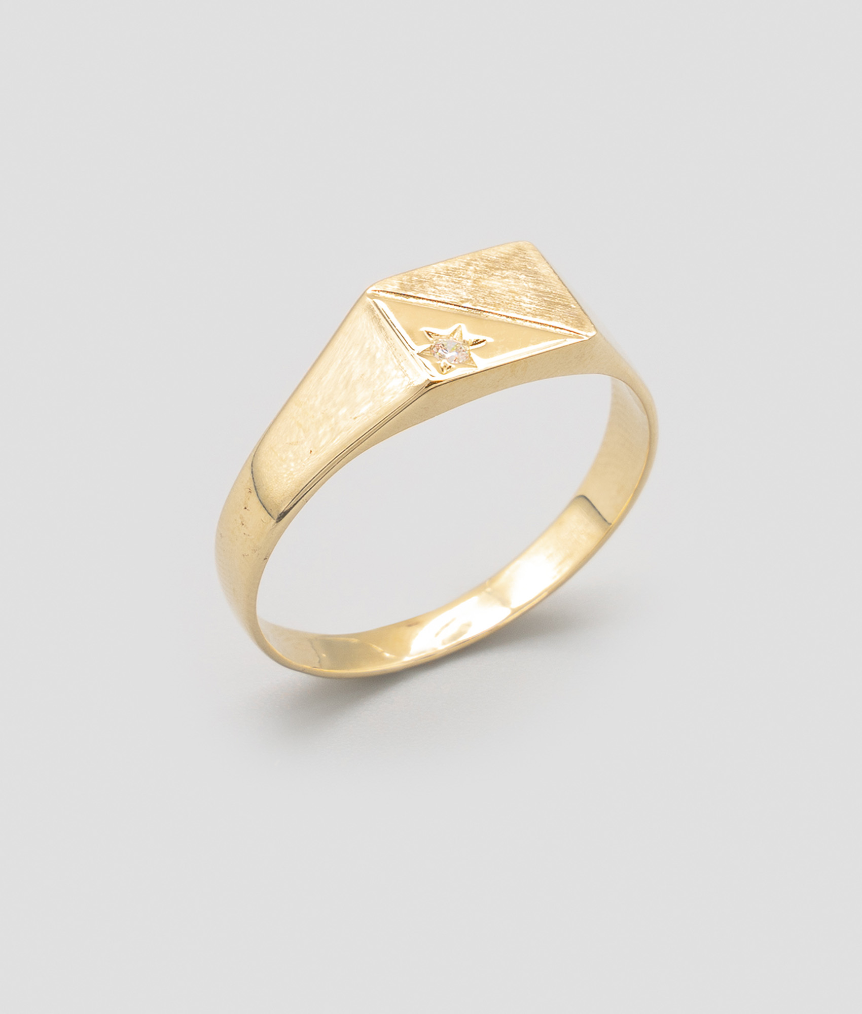 Anel mesa retangular com zircão