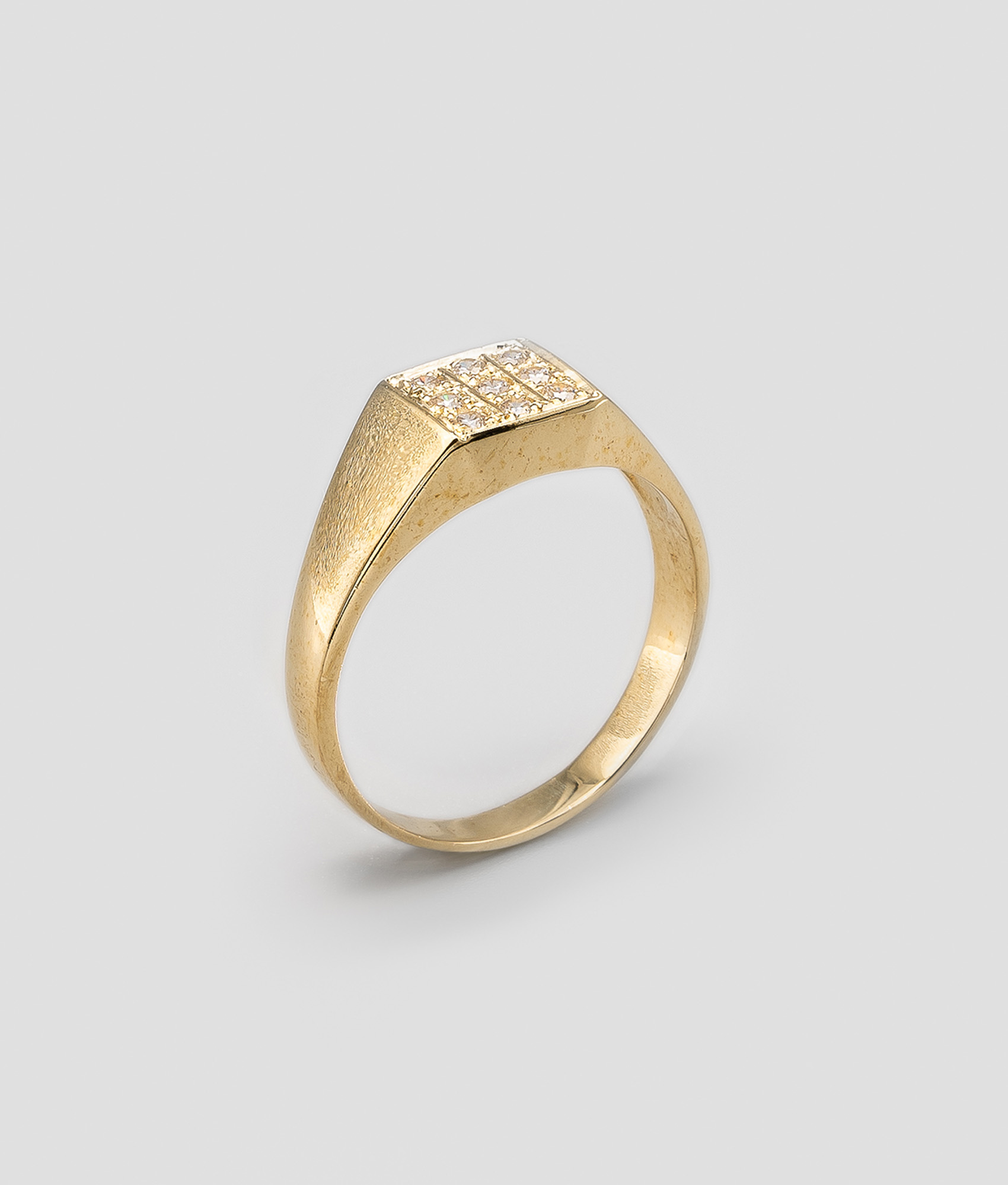 Anel mesa retangular com zircões