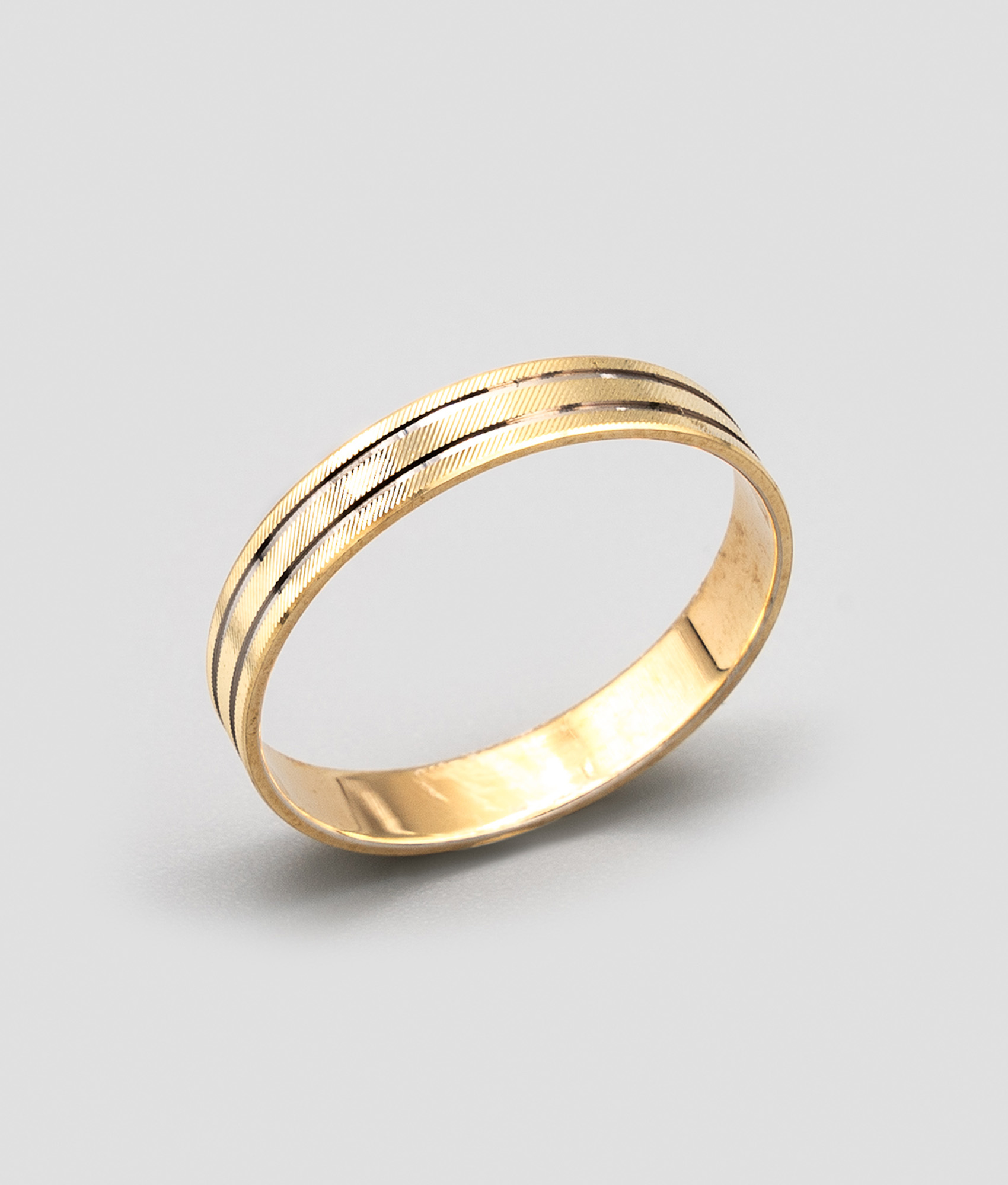 Aliança anilha com frisos